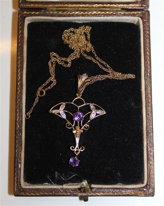 Art Nouveau style pendant